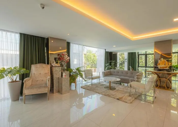 Impress Huai Khwang 3*