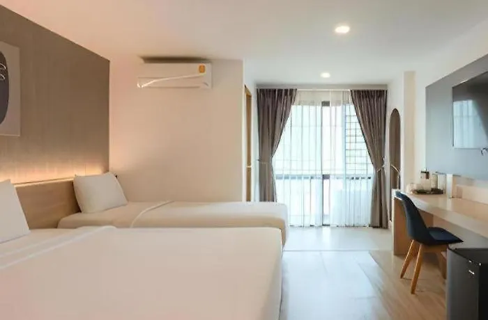 Hotel Impress Huai Khwang 3*