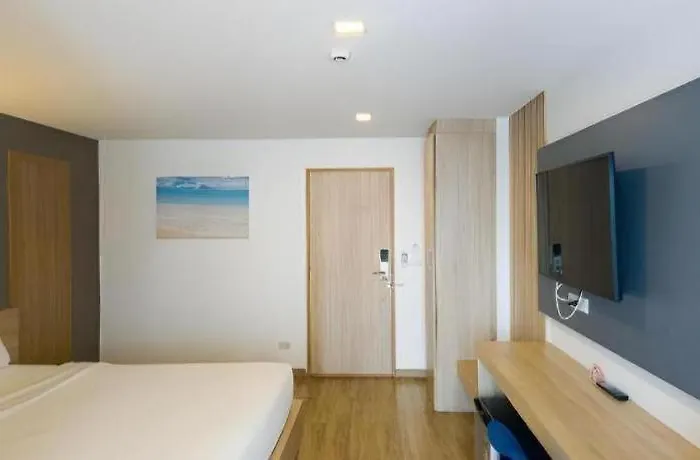 Hotel Impress Huai Khwang 3*
