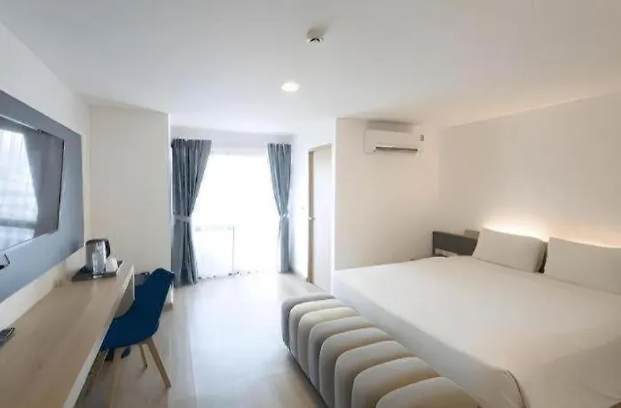 Hotel Impress Huai Khwang 3*