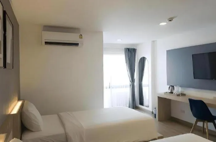 Impress Huai Khwang 3*