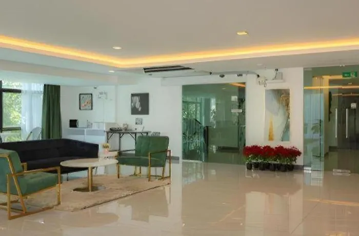 Hotel Impress Huai Khwang 3*