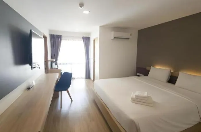 Impress Huai Khwang Hotel 3*