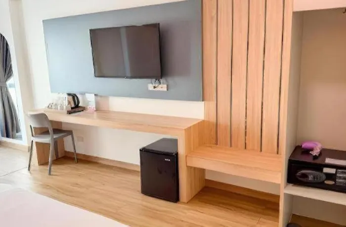 Impress Huai Khwang 3*