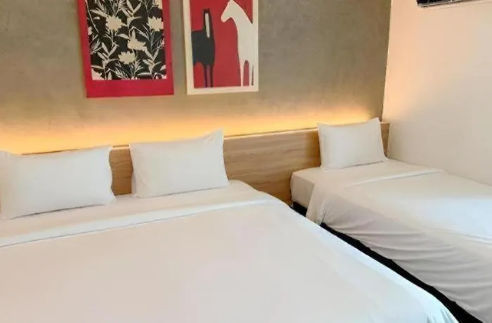 Impress Huai Khwang Hotel