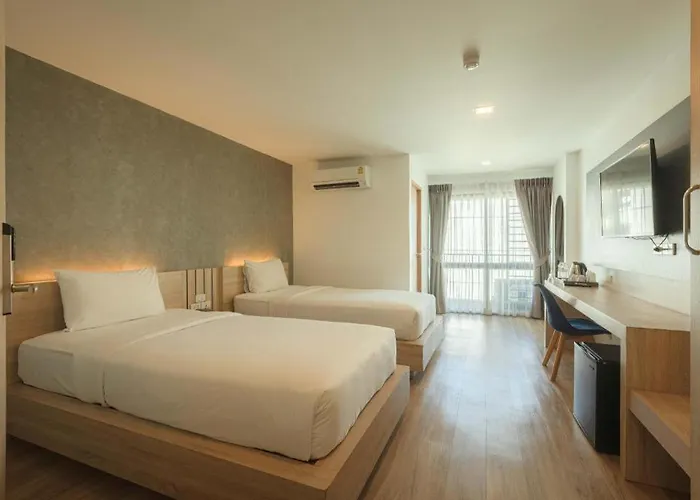 Impress Huai Khwang 3*